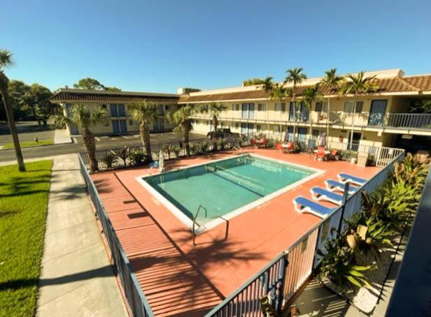 Motel 6 Riviera Beach Fl Экстерьер фото