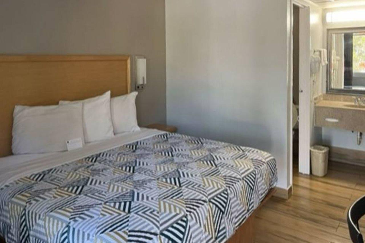 Motel 6 Riviera Beach Fl Экстерьер фото